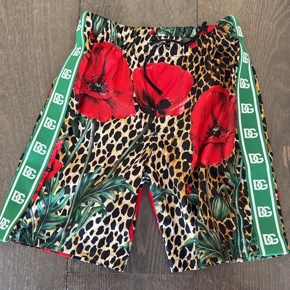 Kids Dolce & Gabbana swim shorts size IT6 ❤️
